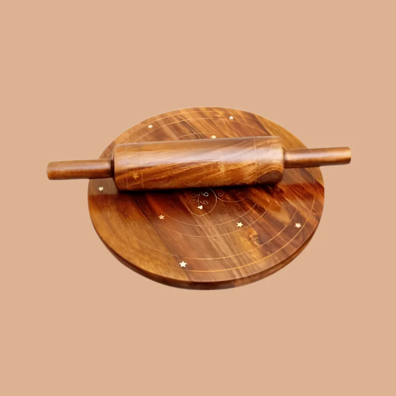 Round sheesham rolling board and a matching rolling pin