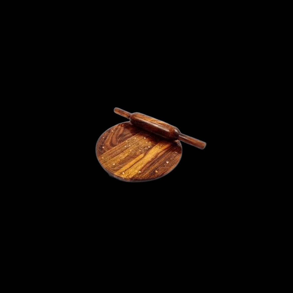 Round sheesham rolling board and a matching rolling pin