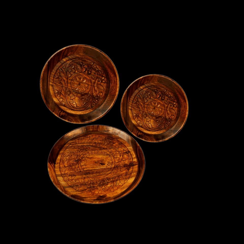 Sillanwali handicrafts — a set of three naqshi lacquer sheesham plates from Sargodha, Pakistan
